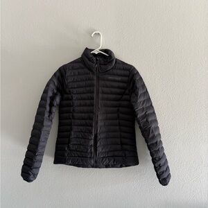 EUC Marmot Black Jacket, Size: XS. PTP 18”. Length 22”